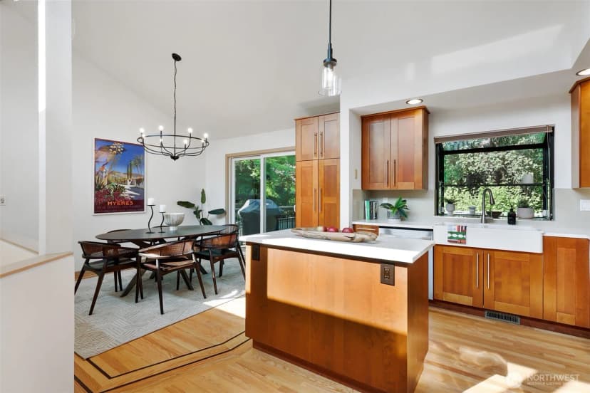 Property photo for 9559 45th Avenue Ne, Seattle photo 13