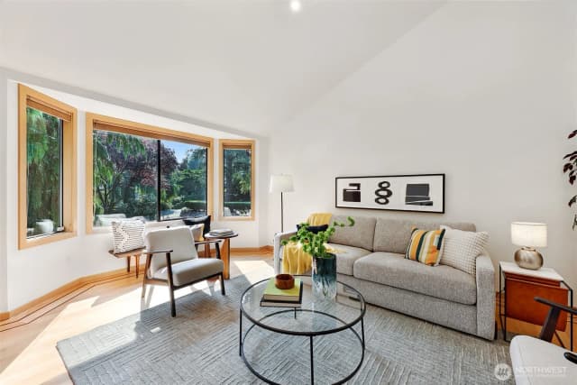Property photo for 9559 45th Avenue Ne, Seattle photo 5