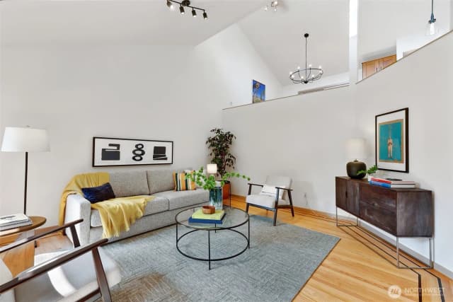 Property photo for 9559 45th Avenue Ne, Seattle photo 4