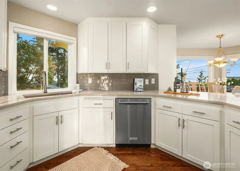 Property photo for 912 Cedar Street, Edmonds photo 13