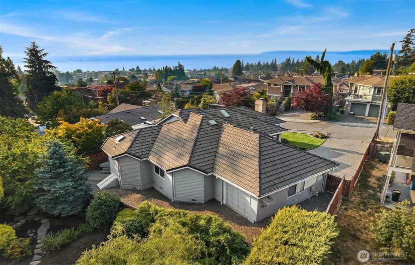 Property photo for 912 Cedar Street, Edmonds photo 28