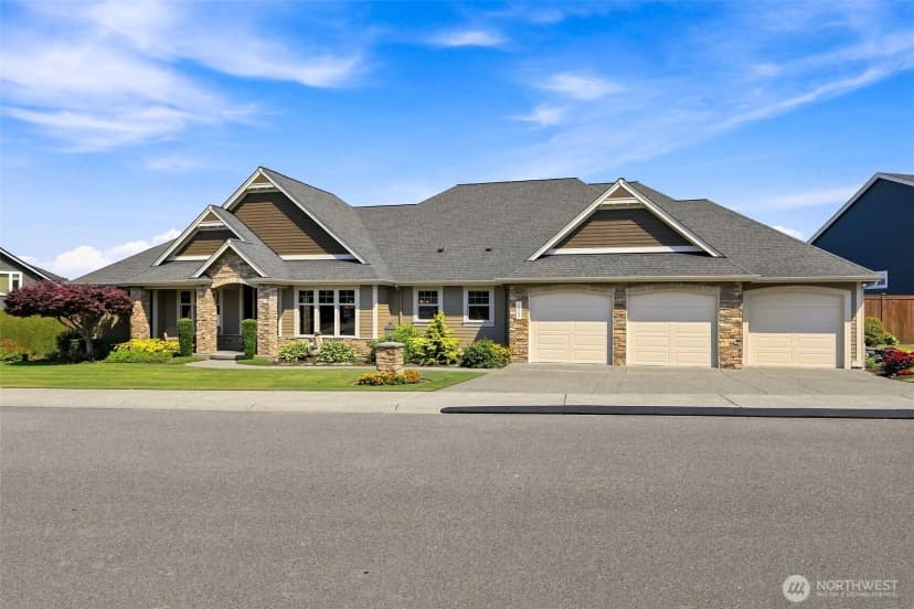 Property photo for 16905 135th Avenue Ct E, Puyallup photo 2