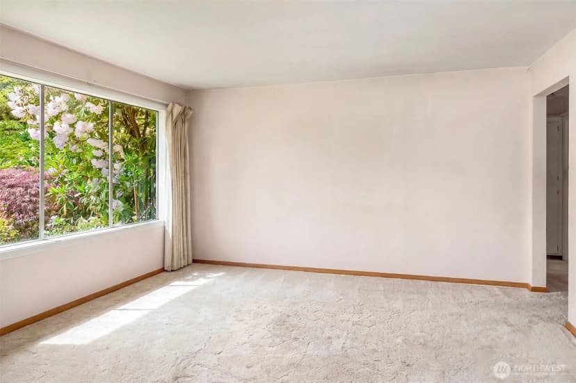Property photo for 320 Ne 185th Street, Shoreline photo 11