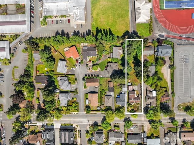 Property photo for 320 Ne 185th Street, Shoreline photo 2