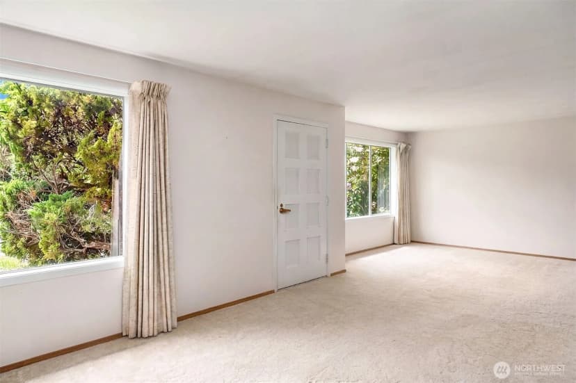 Property photo for 320 Ne 185th Street, Shoreline photo 9