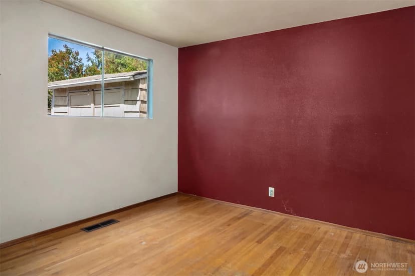 Property photo for 320 Ne 185th Street, Shoreline photo 16