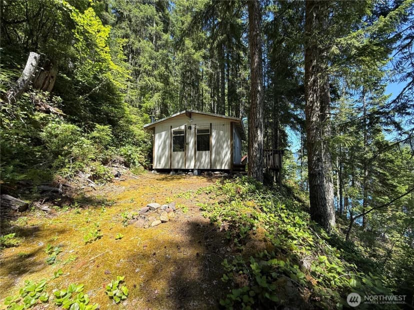 Property photo for 531 W Mackinaw Road, Shelton photo 3