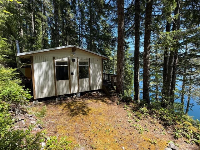 Property photo for 531 W Mackinaw Road, Shelton