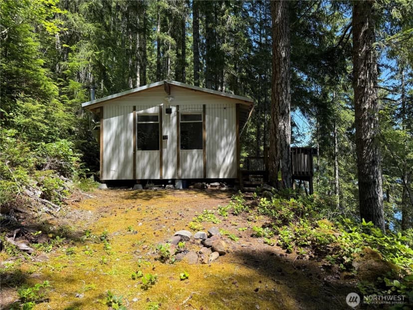 Property photo for 531 W Mackinaw Road, Shelton photo 2
