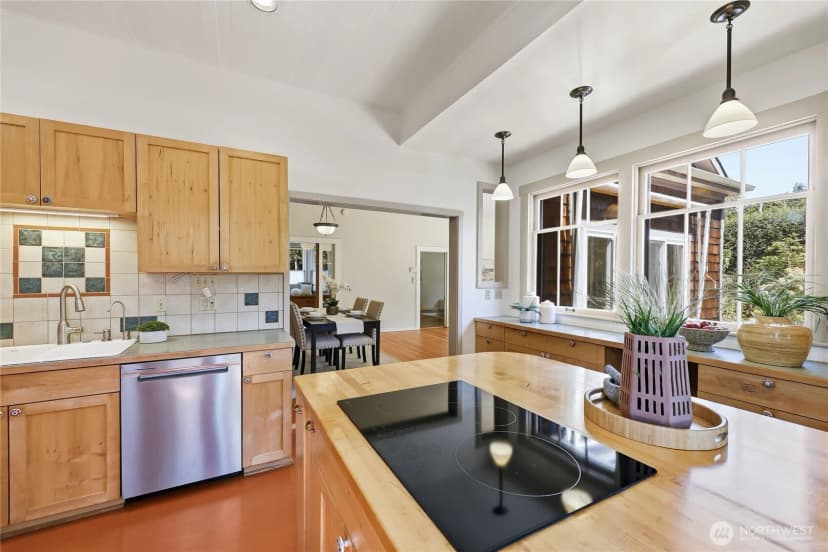 Property photo for 611 Rose Street, Port Townsend photo 11