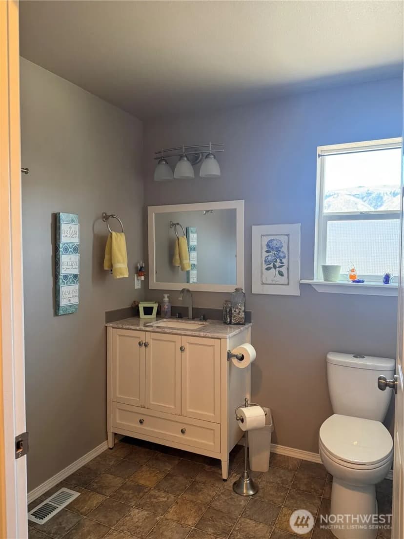 Property photo for 1030 Crest Loop, Entiat photo 9
