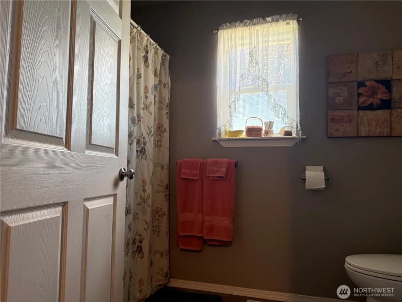 Property photo for 1030 Crest Loop, Entiat photo 12