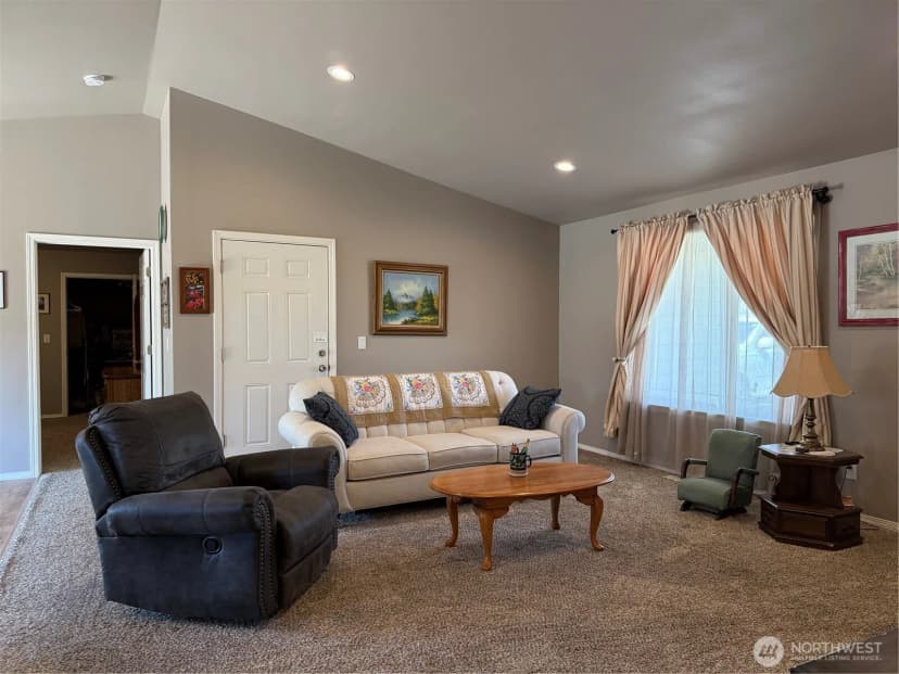 Property photo for 1030 Crest Loop, Entiat photo 3