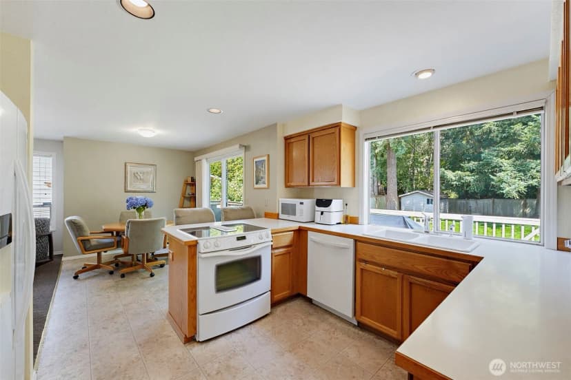 Property photo for 1105 Sw 352nd Street, Federal Way photo 13