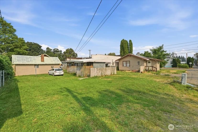 Property photo for 21 W 4th Avenue, Omak photo 32