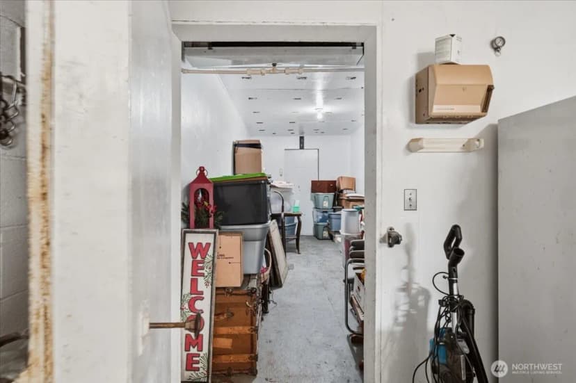Property photo for 21 W 4th Avenue, Omak photo 17