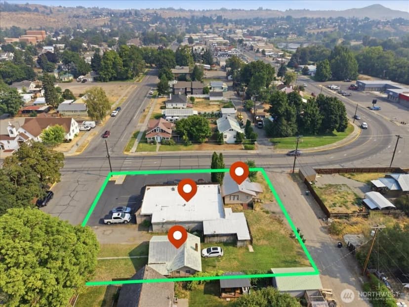 Property photo for 21 W 4th Avenue, Omak photo 38