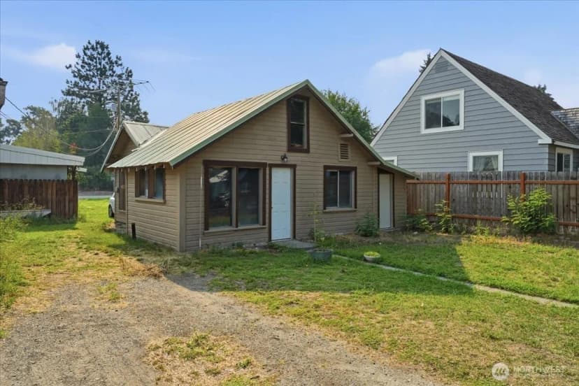 Property photo for 21 W 4th Avenue, Omak photo 28