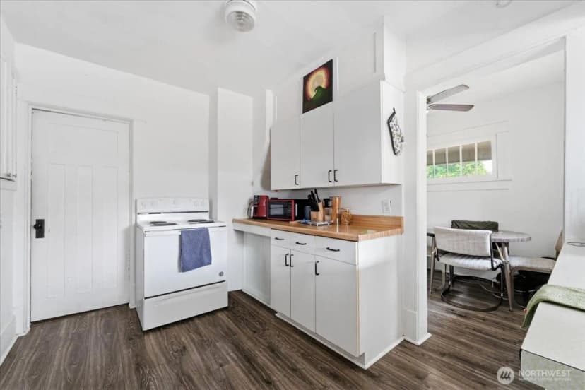 Property photo for 21 W 4th Avenue, Omak photo 24