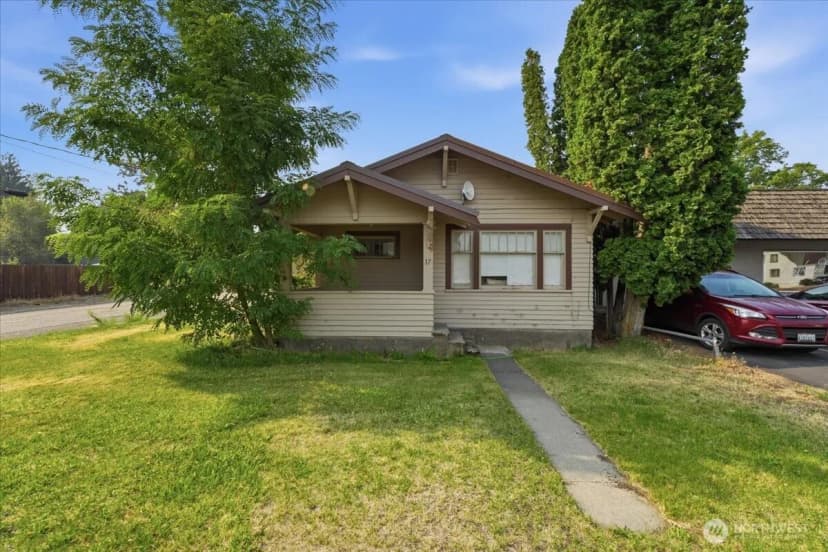 Property photo for 21 W 4th Avenue, Omak photo 22