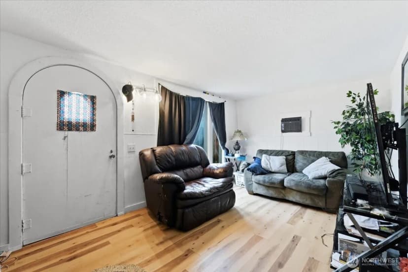 Property photo for 21 W 4th Avenue, Omak photo 30