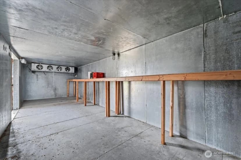Property photo for 21 W 4th Avenue, Omak photo 20