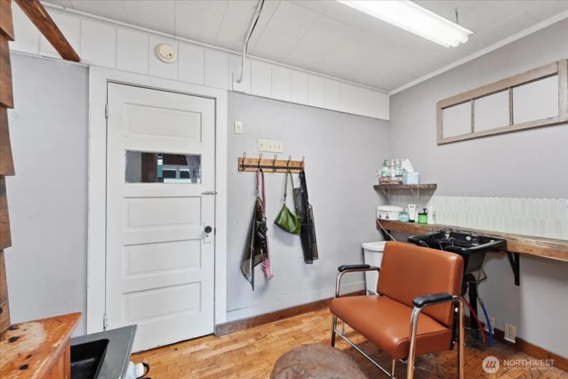 Property photo for 21 W 4th Avenue, Omak photo 9
