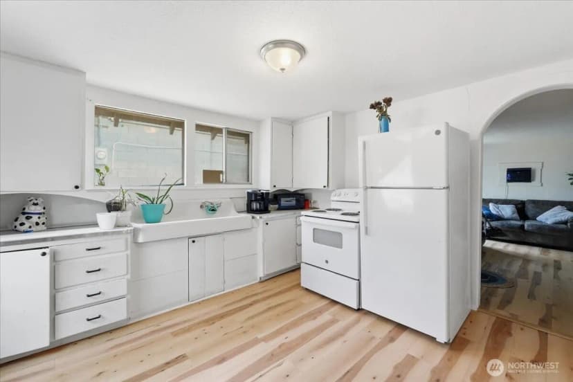 Property photo for 21 W 4th Avenue, Omak photo 29