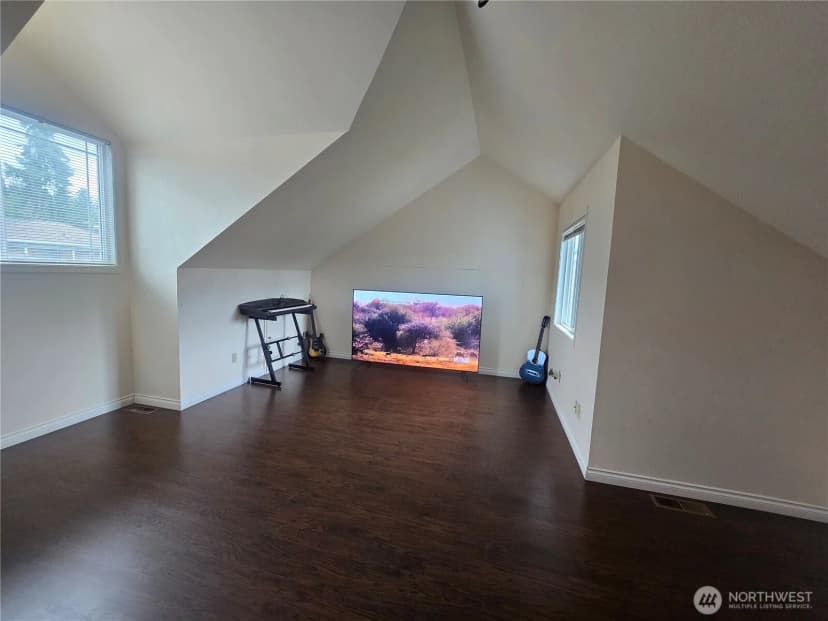 Property photo for 22835 129th Avenue Se, Kent photo 11