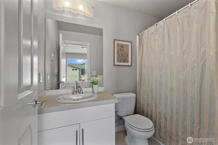 Property photo for 347 Vashon Court Ne, Renton photo 26