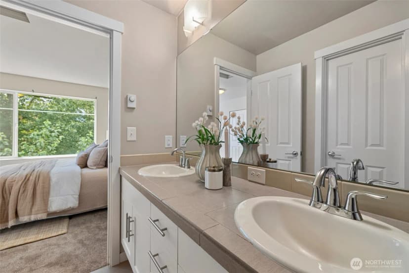 Property photo for 347 Vashon Court Ne, Renton photo 22