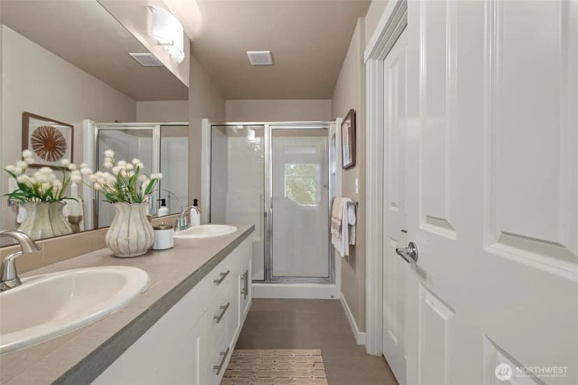 Property photo for 347 Vashon Court Ne, Renton photo 21