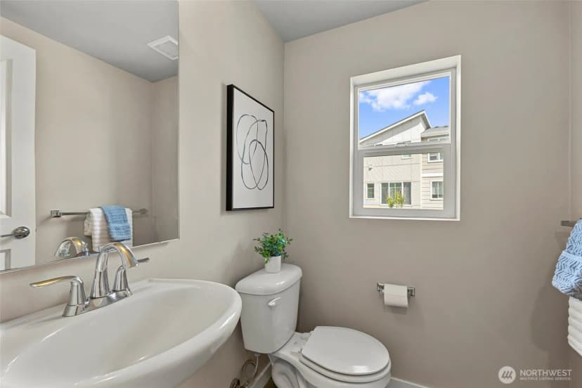 Property photo for 347 Vashon Court Ne, Renton photo 17