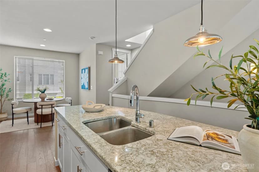 Property photo for 347 Vashon Court Ne, Renton photo 11