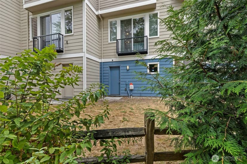 Property photo for 347 Vashon Court Ne, Renton photo 28