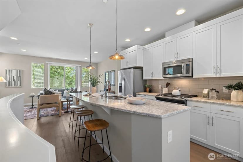 Property photo for 347 Vashon Court Ne, Renton photo 13