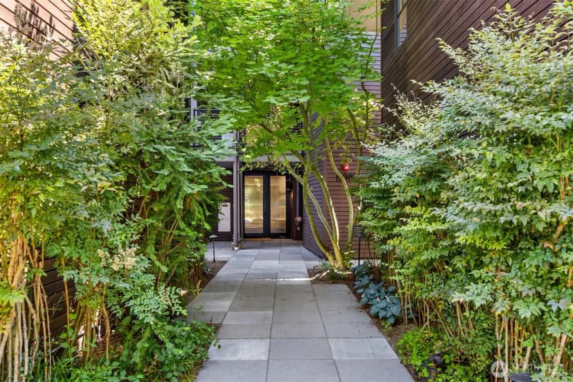 Property photo for 998 Ne Vineyard Lane #j101, Bainbridge Island photo 2