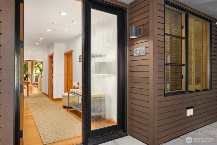 Property photo for 998 Ne Vineyard Lane #j101, Bainbridge Island photo 3
