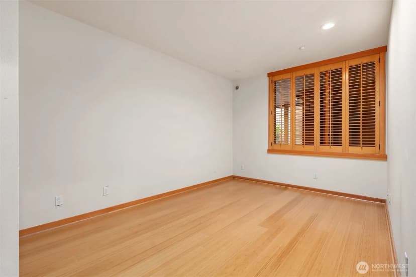 Property photo for 998 Ne Vineyard Lane #j101, Bainbridge Island photo 24