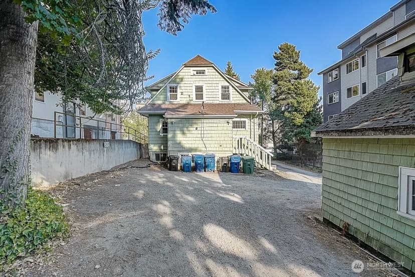 Property photo for 4247 7th Avenue Ne, Seattle photo 19