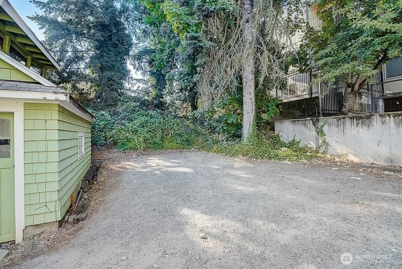 Property photo for 4247 7th Avenue Ne, Seattle photo 21