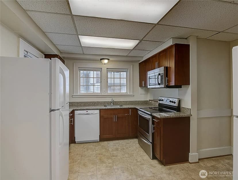 Property photo for 4247 7th Avenue Ne, Seattle photo 8