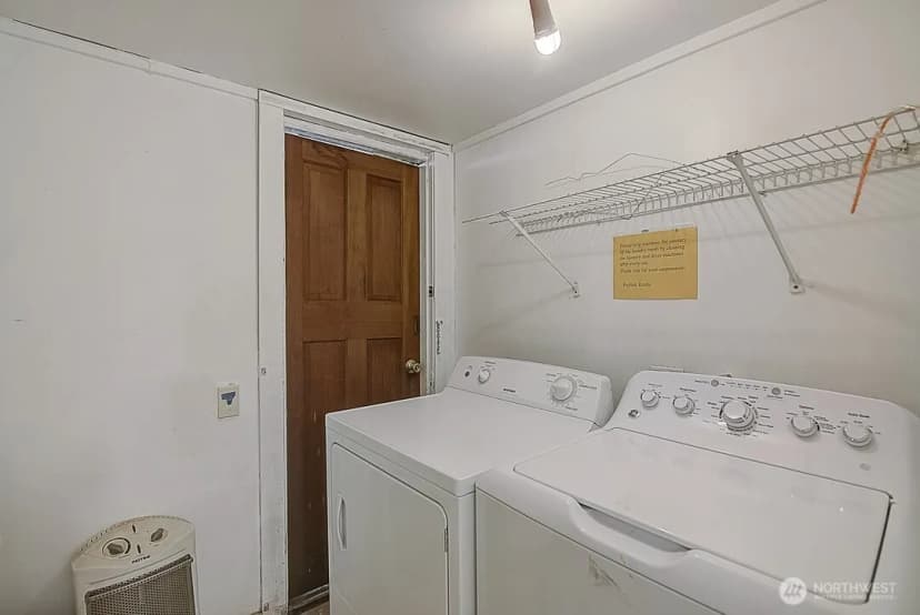 Property photo for 4247 7th Avenue Ne, Seattle photo 10