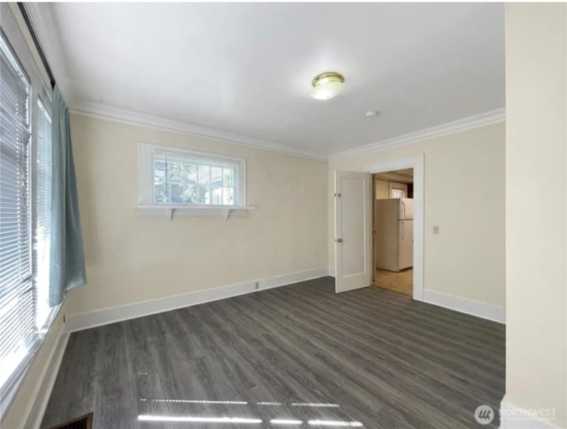 Property photo for 4247 7th Avenue Ne, Seattle photo 13