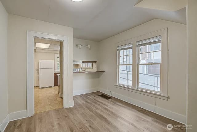 Property photo for 4247 7th Avenue Ne, Seattle photo 4