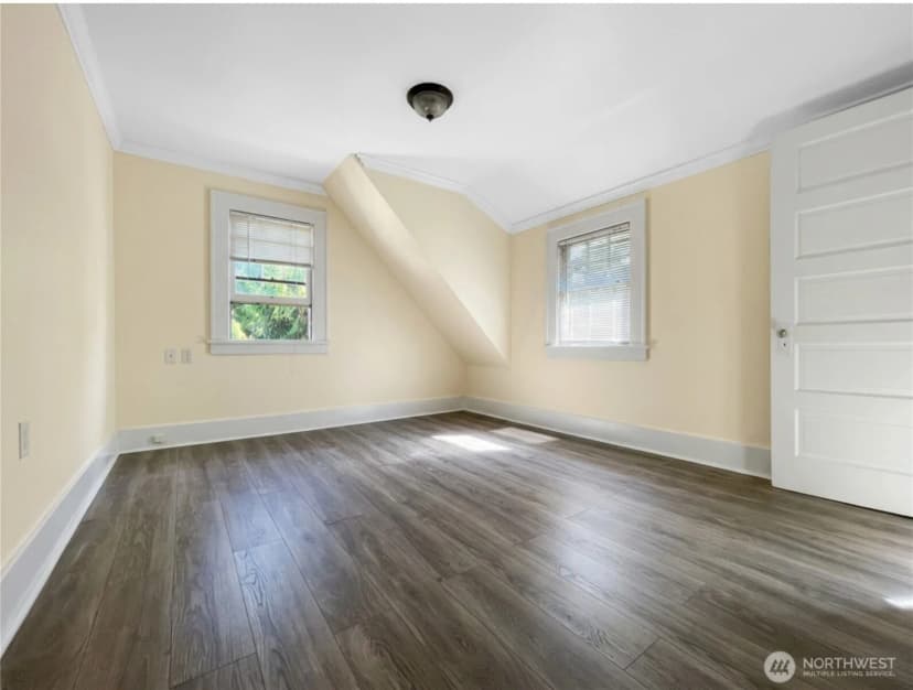 Property photo for 4247 7th Avenue Ne, Seattle photo 16