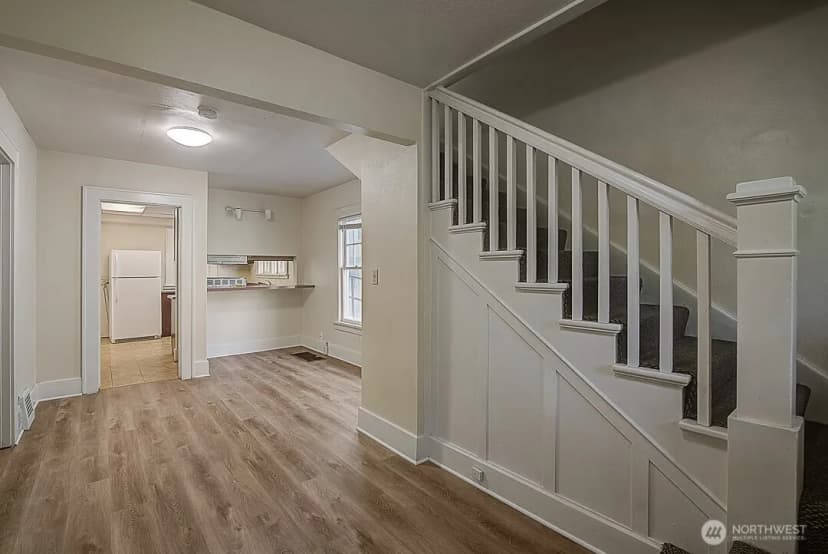 Property photo for 4247 7th Avenue Ne, Seattle photo 3
