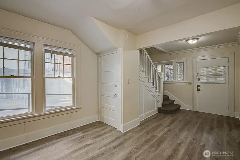 Property photo for 4247 7th Avenue Ne, Seattle photo 5