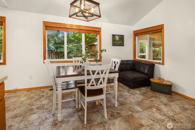 Property photo for 3229 Ne 87th Street, Seattle photo 11