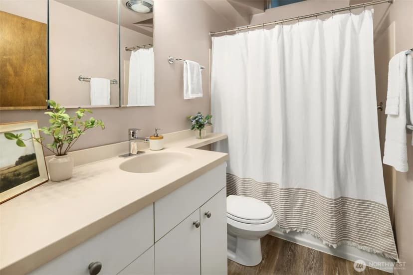 Property photo for 3229 Ne 87th Street, Seattle photo 21